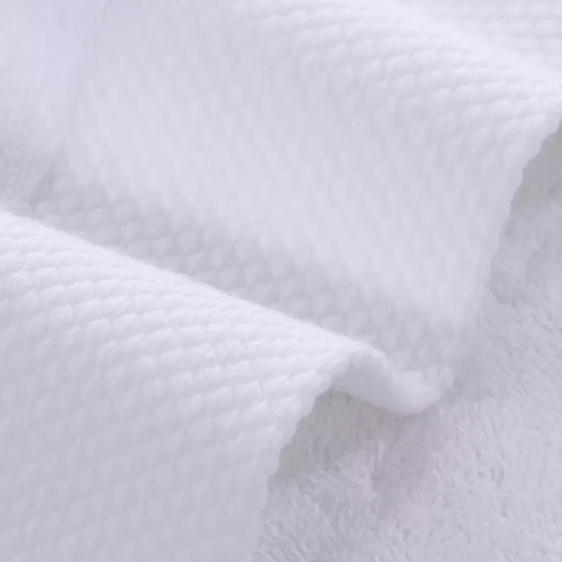 American Comfort Luxury White Bath Towels - 27.5" x 55" (15 lbs / dozen) - American Comfort
